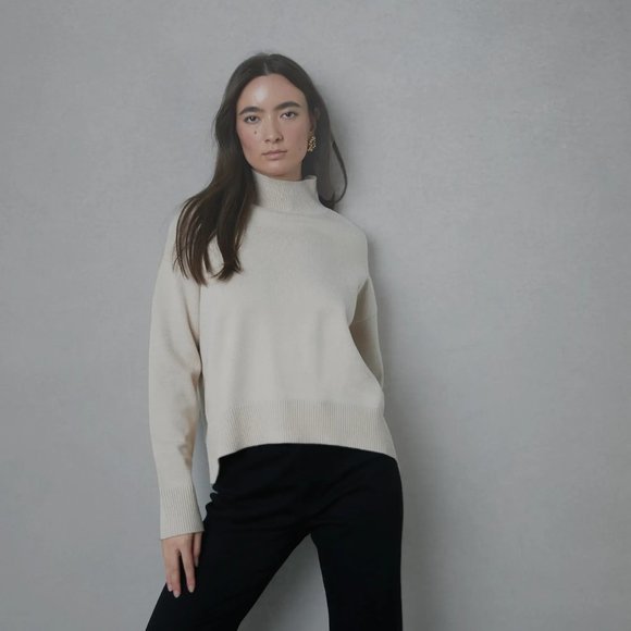 Oak and Fort White Turtleneck sweater - Picture 2 of 11